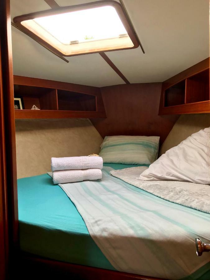 Sleep & Boats Barcelona City Sant Adria de Besos Exterior foto