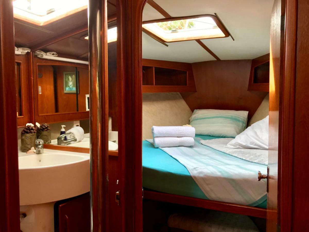 Sleep & Boats Barcelona City Sant Adria de Besos Exterior foto